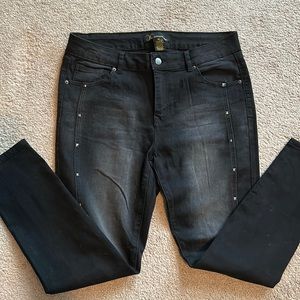 Cutest blank denim studded jean you’ll ever find. Size 10 in EUC.  Stretch too!
